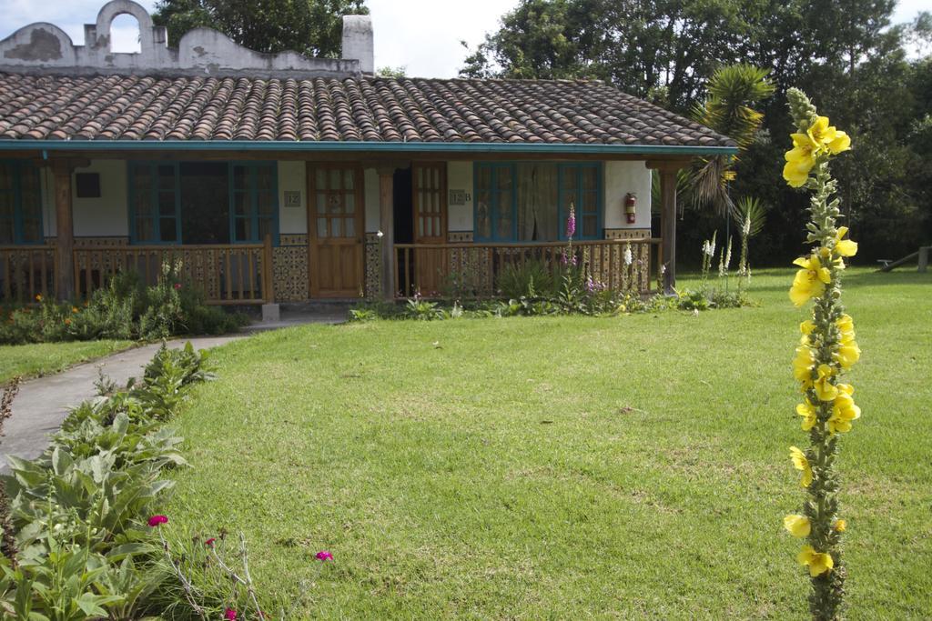Las Palmeras Inn Otavalo Extérieur photo